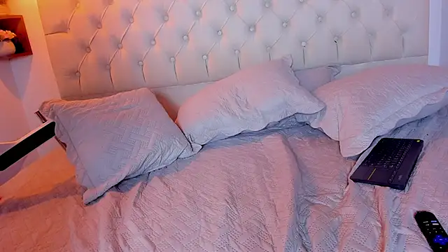 iris_blair1 - Iris_blair1's free webcam - UK Sex Cams