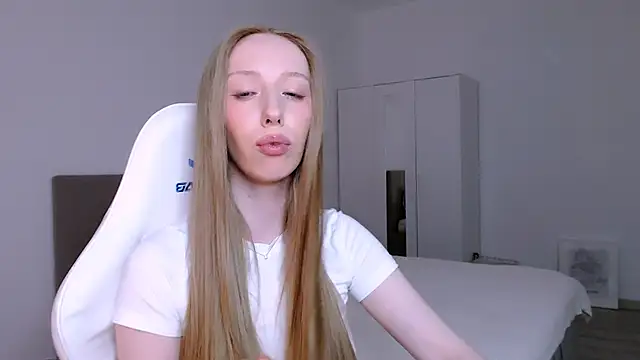 Luna_insniity webcam