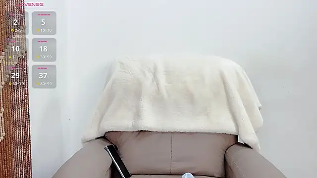 美女Janaya-88在线直播