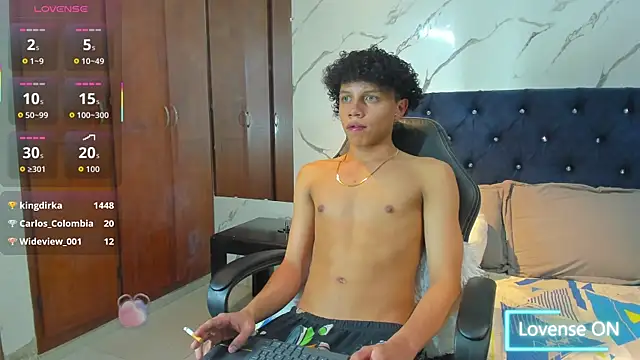 _taylor_black webcam