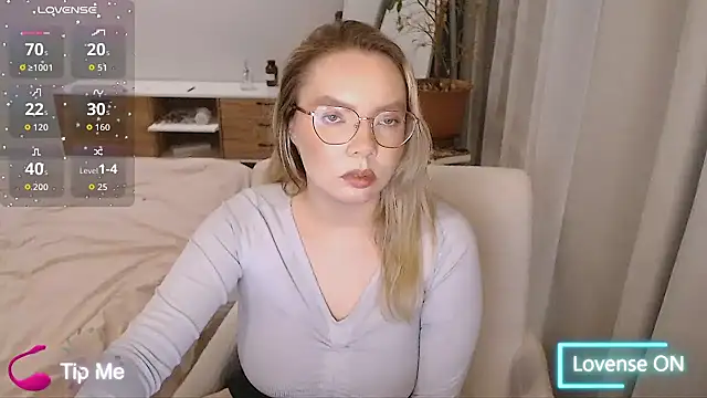 PolinaXXXXJones webcam