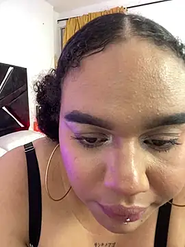 AlahiaFrequency webcam