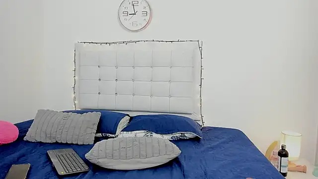 sofia_blosom - Sofia_Blosom's free webcam - UK Sex Cams