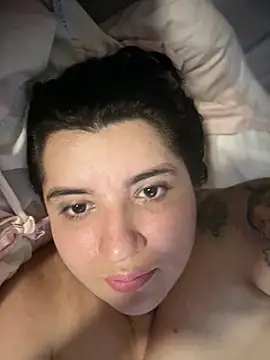 horny_roomiess webcam