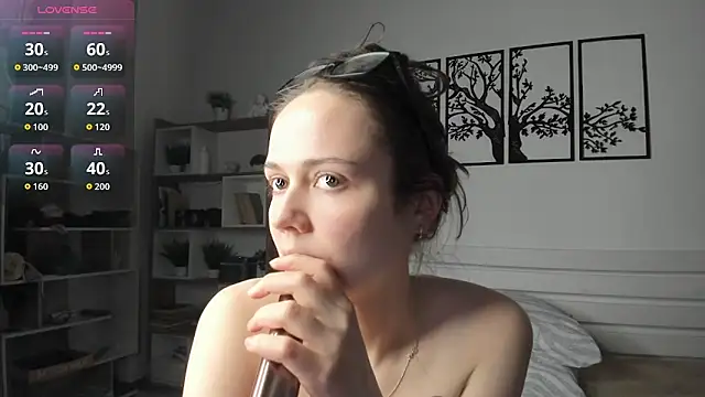 MalvinaTrafford webcam