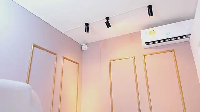 nahimithompson - NahimiThompson's free webcam - UK Sex Cams