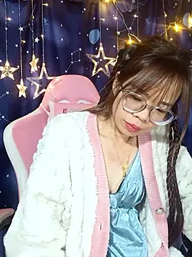 __Mai-love19__ webcam