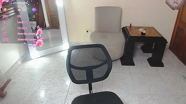 nicolesantana (F young) - finger pussy