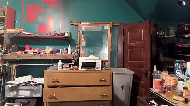 charactrzero (Ask my age) - Get naked stay naked.