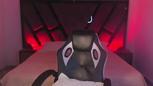 Live sex cam of AndyWiilliams