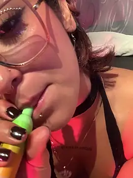 LilithMonette webcam