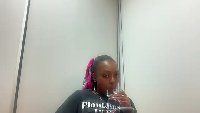 ChocolateCakeQueen webcam