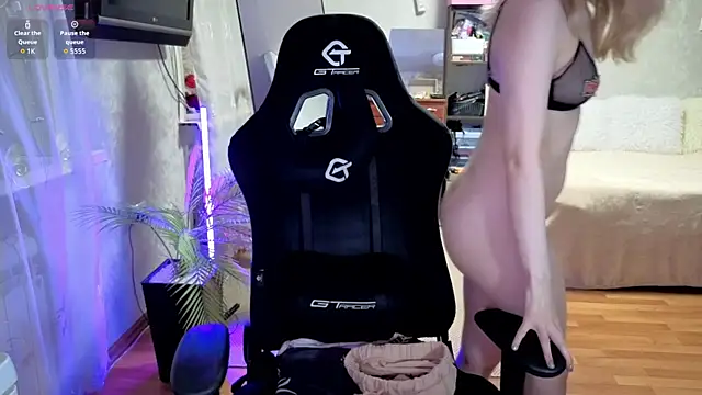 little_soph - Little_Soph's free webcam