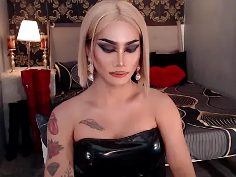 RhondaFlirtyDOM webcam