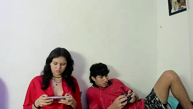 laura_and_kevin - Laura_and_Kevin's free webcam - UK Sex Cams