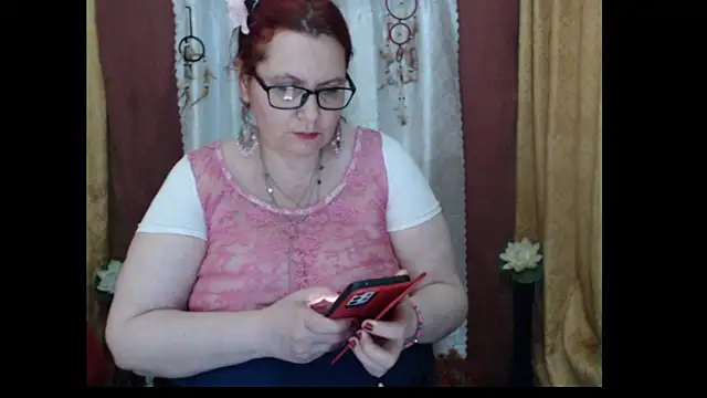 PlayfullMature webcam