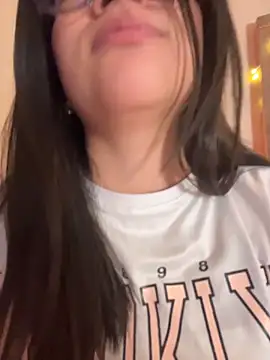 _Queen_love2 from StripChat is Freechat