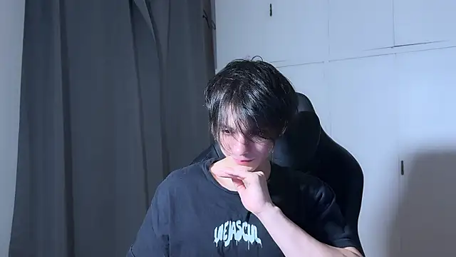 SasukeUhchiaa webcam