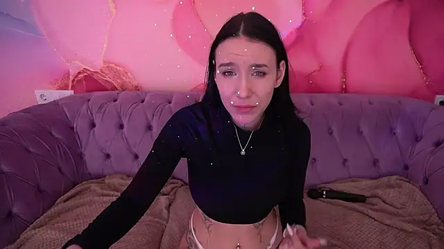 NikkiGoldSide webcam