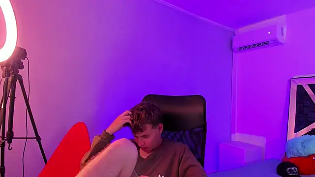 Handsomeboyss19 webcam