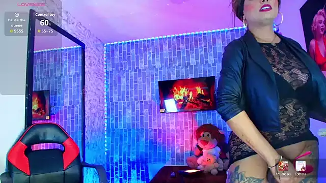 DOMINANT_TRANS webcam