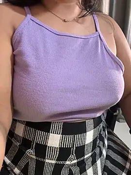 Webcam Model (Maggi-is-back)  is live.Free join now!