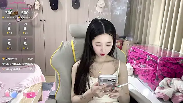 美女OiOi-666在线直播