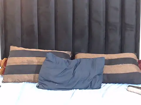 IttyMissThickMelons webcam