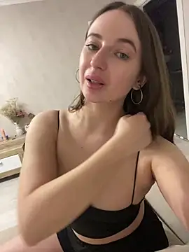 AlisaQSky from StripChat is Freechat