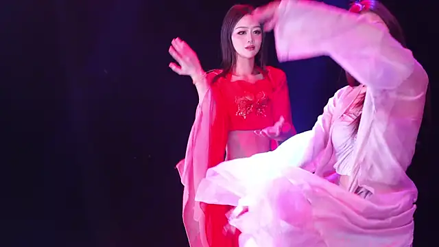 RV-525- Live Webcam on Stripchat