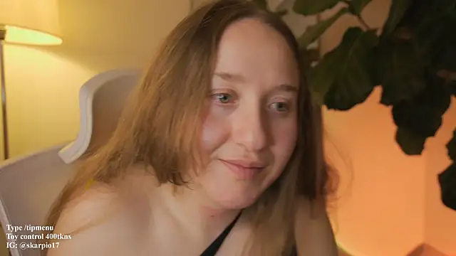 Scarlett_NoirMuse webcam