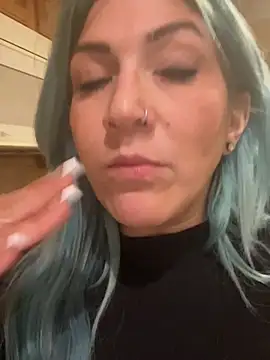 LittleMissEeve webcam