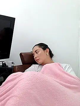 Webcam Model (Lunabex_)  is live.Free join now!