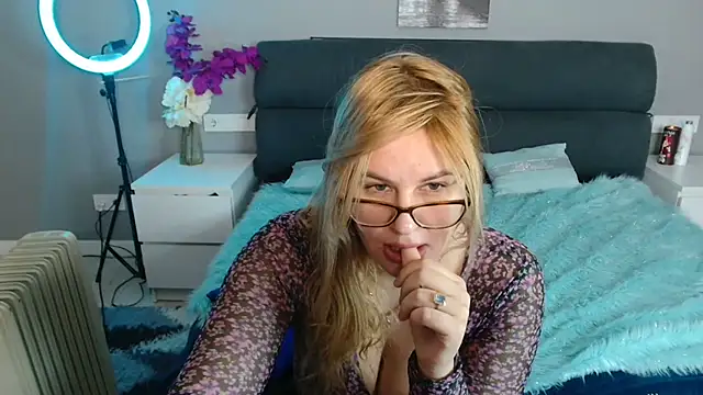 Passion-Blondy webcam