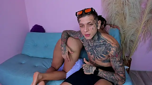 space_dolls18 - Space_Dolls18's free webcam