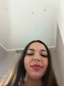 CamillaLarson webcam