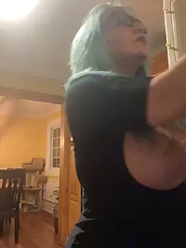 LittleMissEeve webcam