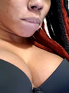 HONEYSWEETS_LIVE webcam