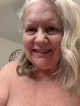 Kaitlyn_Winters webcam