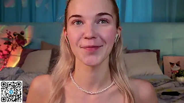 Aurora_Bennet webcam