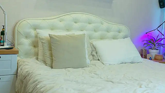 LadySweetWife webcam