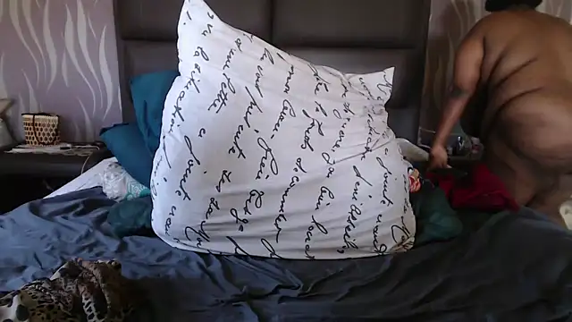 BoobsQueen46K webcam