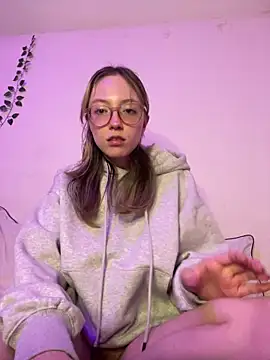 ReenKitty Live Webcam on Stripchat