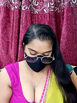 Webcam Model (Jasmine_jaaan)  is live.Free join now!