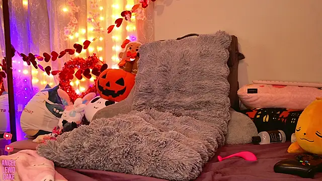 Angel-Lewd-Cake webcam
