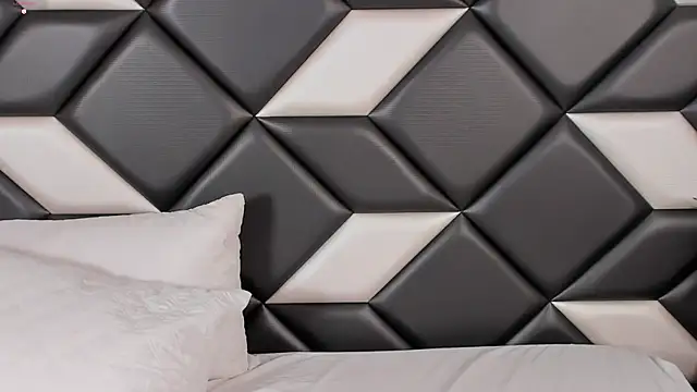 SharonMartini webcam