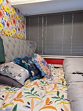 maddythemilf - Maddythemilf's free webcam - UK Sex Cams