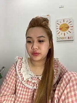 Almira6868 webcam