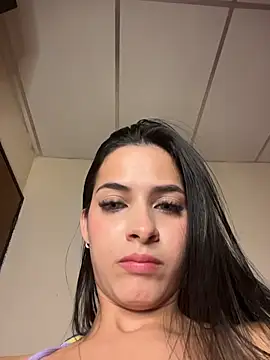 violetta-brown1 - Violetta-brown1's free webcam - UK Sex Cams