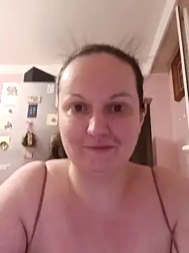 BustyLadyAlma webcam